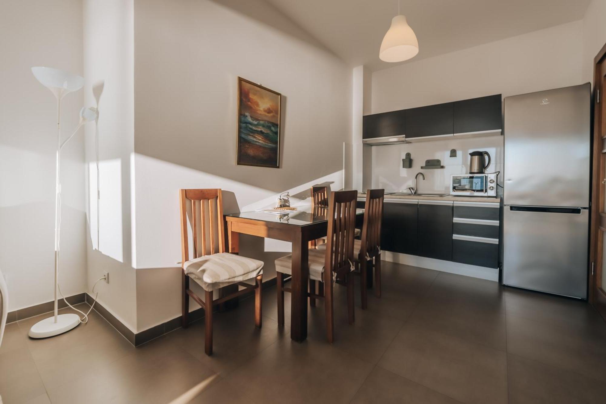 Apartments Kuce Lekovica Beach & Snack Bar- Bistro Cameră foto